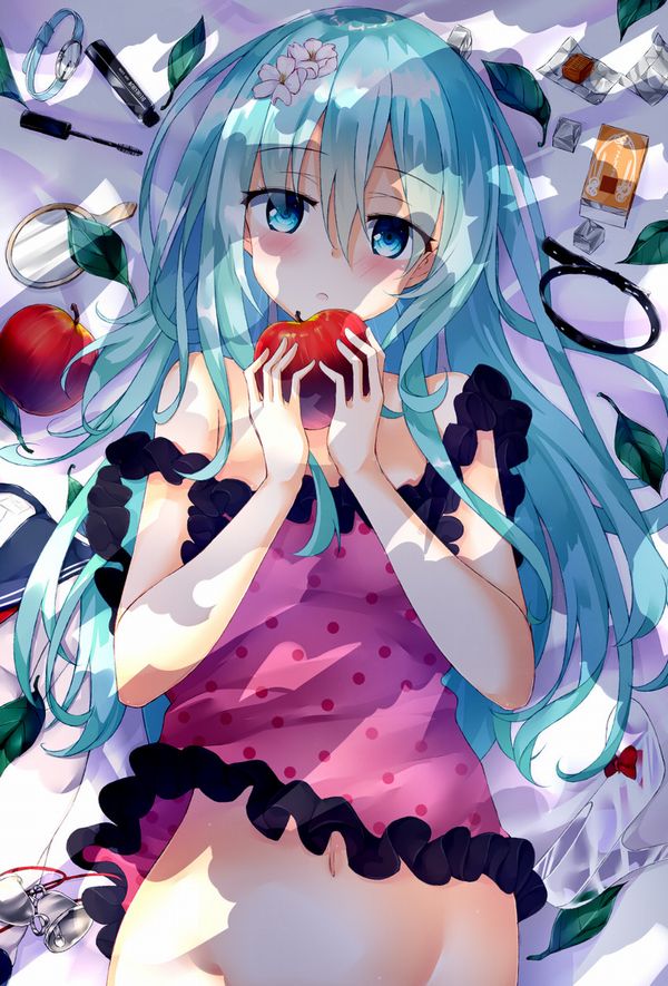 【日本ではまず見ない光景】りんごをそのままかじる女の子の二次画像【13】
