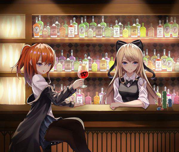 【都内は入店自粛要請中】バーでお酒を嗜む女子達の二次画像【28】