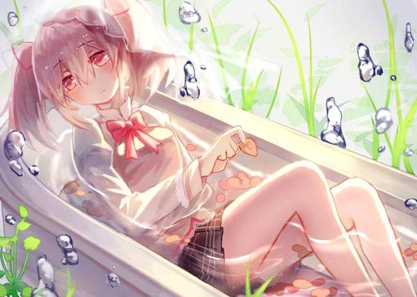 【優雅】花びらを浮かべたお風呂に漬かる女子力高めな二次エロ画像【26】