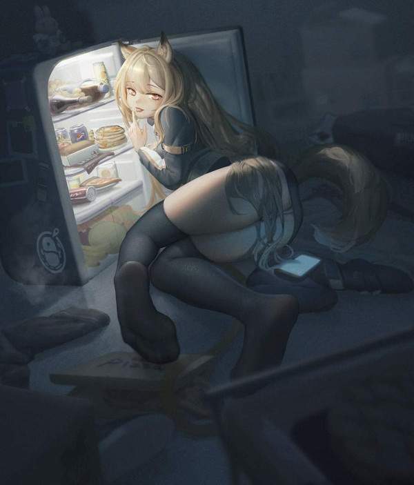 【丁度良い食べ物が無い】冷蔵庫漁ってる女子の二次エロ画像【39】
