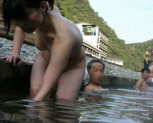 【素人】 日本の混浴温泉、マジのガチで女の裸が見放題だった・・・（画像あり）