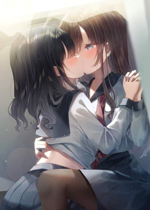 【ﾁｭｯ】女同士でキスしてるJKの二次百合画像【2枚目】