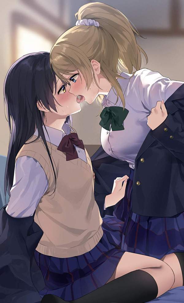 【ﾁｭｯ】女同士でキスしてるJKの二次百合画像【10枚目】