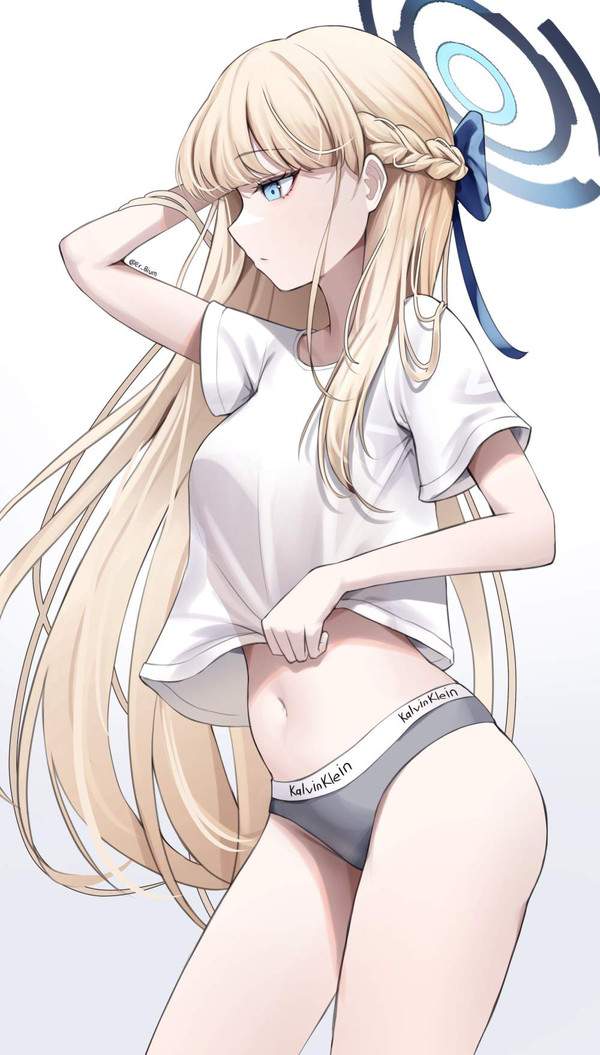 【リアル部屋着】上はＴシャツ下はパンティー姿な女子達の二次エロ画像【3枚目】