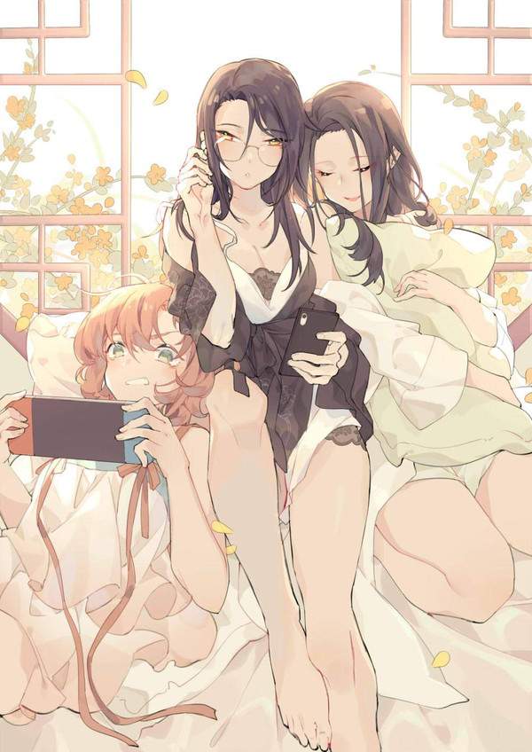 【果ての二十日】パジャマ姿でスイッチで遊ぶ女子達のエロ画像【24枚目】